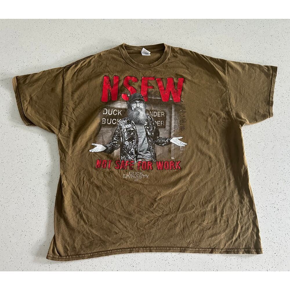 GILDAN DUCK NFSW  DYNASTY NOT SAFE FOR WORK T SHIRT MENS SIZE XXL